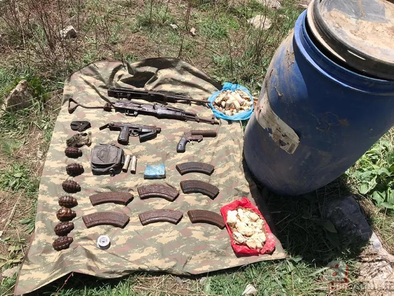 Terör örgütü PKK'nın cephaneliği ele geçirildi 9