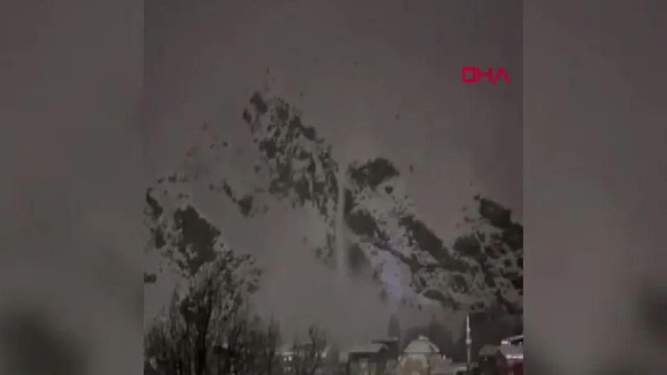 Van’da çığ düşmesi! O anlar ortaya çıktı