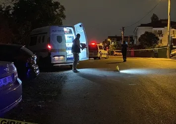 Kocaeli’de dehşete düşüren olay! Ayrılmak isteyen sevgilisini cadde ortasında kurşuna dizdi