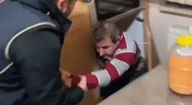 6 yıl kesinleşmiş cezası bulunan FETÖ’cü mutfak dolabından çıktı