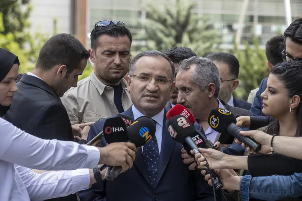 Son dakika | Adalet Bakanı Bekir Bozdağ’dan Pınar Gültekin davasına ilişkin flaş sözler: Biz şiddetle mücadelede kadından tarafız