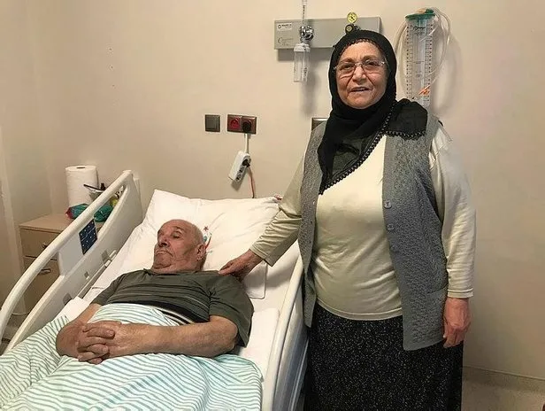 chpye-ekonomi-dersi-veren-mevlude-teyze-baskan-erdogan-ile-gorustu-1658612308471.jpeg Elazığ'da CHP’ye "ekonomi dersi" veren Mevlüde teyze Başkan Erdoğan ile görüştü - 2