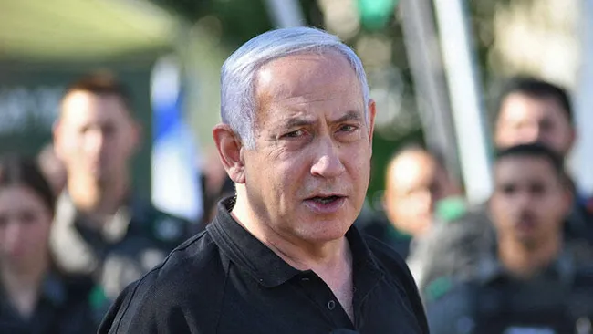 Avusturya Başbakanı Sebastian Kurz başbakanlık binasına İsrail bayrağı çektirdi