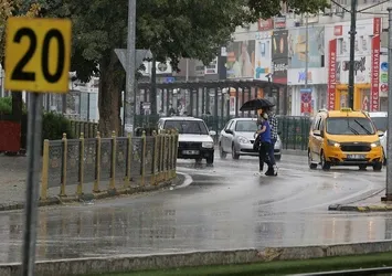 Dikkat! 2 gün boyunca etkili olacak! Meteorolojiden 3 il için kuvvetli yağış uyarısı geldi!
