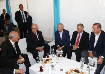 Yenikapı'da liderlerin çok konuşulan o fotoğrafının ayrıntıları