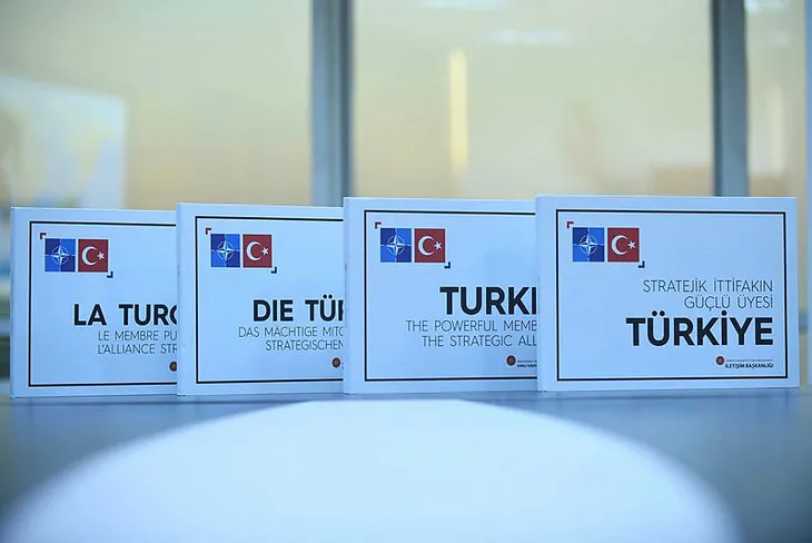 dortlu-zirveye-damga-vuran-kitap-baskan-erdogan-takdim-etti-1575401359004.jpg Dörtlü Zirve'ye damga vuran kitap! Başkan Erdoğan takdim etti - 2