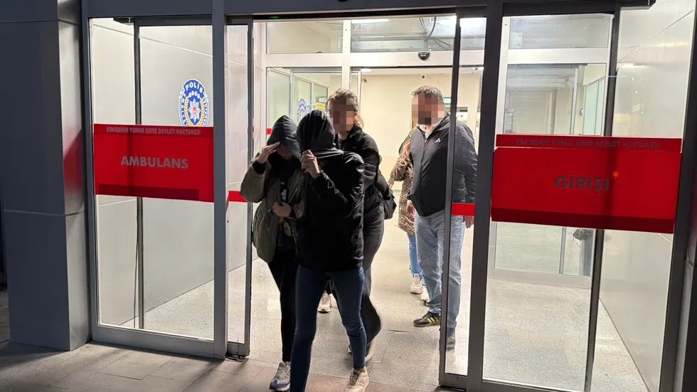 Tepebaşı Belediyesi’ne yolsuzluk operasyonu! 60 gözaltılı baskında evin altındaki sır oda - 6