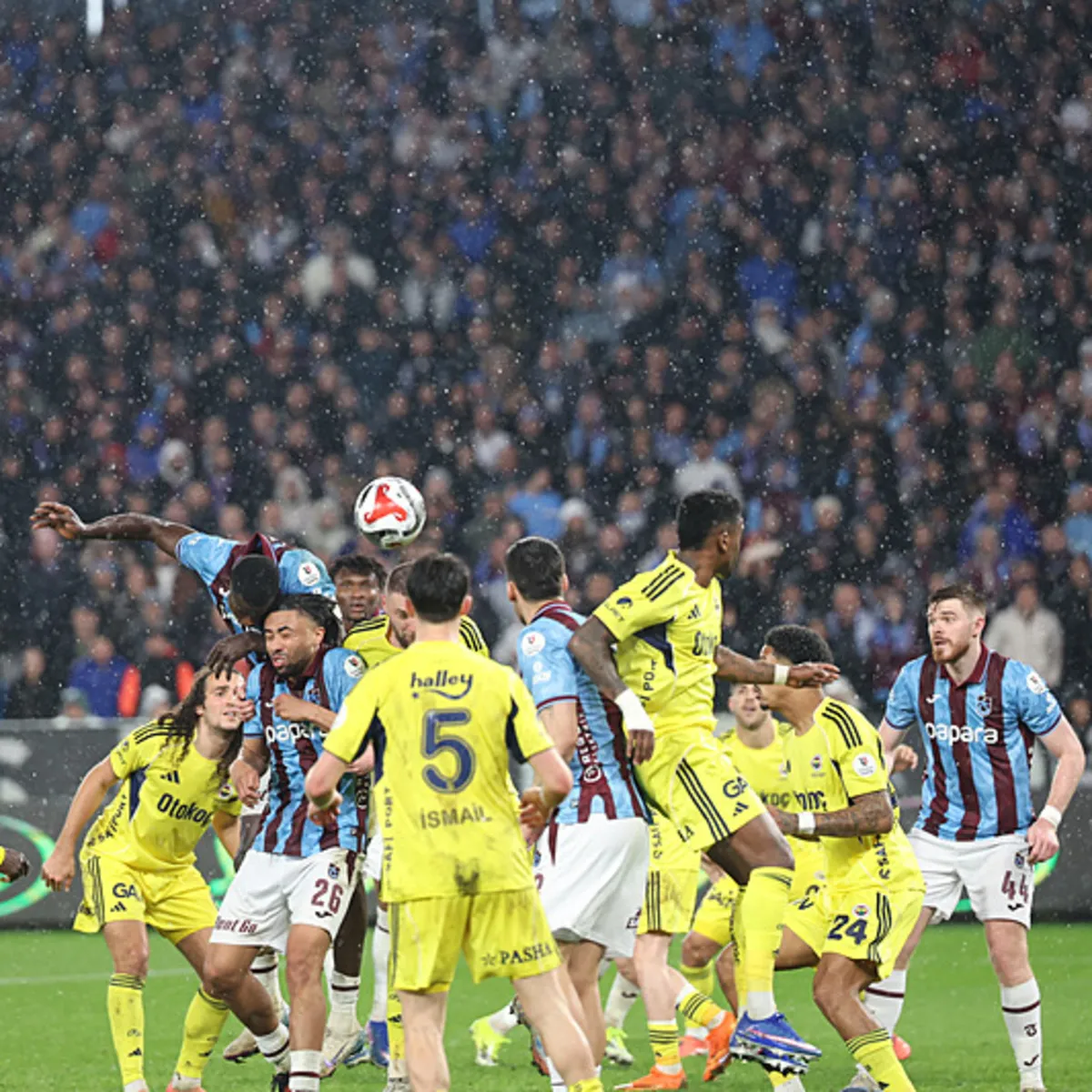 Dev randevuda sarı-lacivert fırtınası! Yıldızlar parladı, Fenerbahçe kazandı