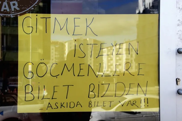 sivasli-firincidan-ilginc-destek-multeciler-icin-askida-bilet-kampanyasi-baslatti-1583138848315.jpg Sivaslı fırıncıdan ilginç destek! Mülteciler için askıda bilet kampanyası başlattı - 1
