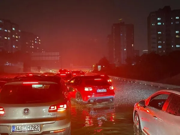 istanbulda-yagmur-ne-zaman-bitecek-5-eylul-istanbul-basaksehir-sel-son-durum-meteoroloji-son-dakika-hava-tahmi-1693942029124.jpeg İstanbul'da yağmur ne zaman bitecek? 5 Eylül İstanbul Başakşehir sel son durum! Meteoroloji son dakika hava tahminleri... - 2