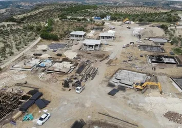 Asrın felaketinin vurduğu Hatay’da köy evleri hızla yükseliyor! Çalışmalar drone ile böyle görüntülendi