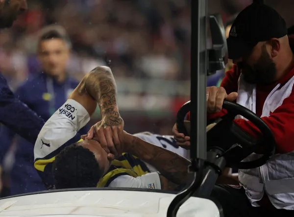 jayden-oosterwoldeden-fenerbahceye-kotu-haber-resmi-aciklama-geldi-1712918086608.jpg Jayden Oosterwolde'den Fenerbahçe'ye kötü haber! Resmi açıklama geldi - 2