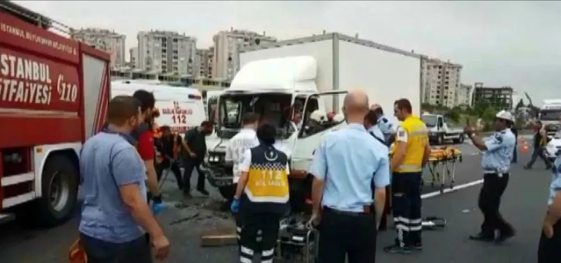 TEM Otoyolu Esenyurt meviinde kaza