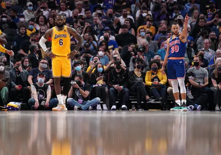 LeBron James NBA tarihine geçti! Kerim Abdülcabbar'ı geçti zirveye yerleşti