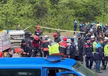 Trabzon'da iki otomobil çarpıştı: 6 yaralı