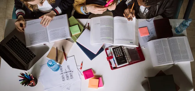 Vergisiz cep telefonu şartları Resmi Gazete’de! Öğrencilere ÖTV ve KDV’siz telefon yaş sınırı kaç? İşte vergisiz cep telefonu modelleri