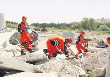 Mehmetçik doğal afetlere karşı hayat kurtaran eğitim aldı