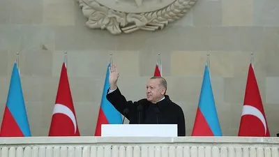 Başkan Erdoğan’ın Bakü’de okuduğu şiir