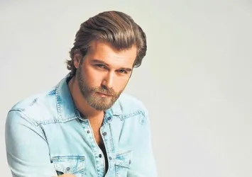 Kıvanç Tatlıtuğ bayramda evladını unutmadı