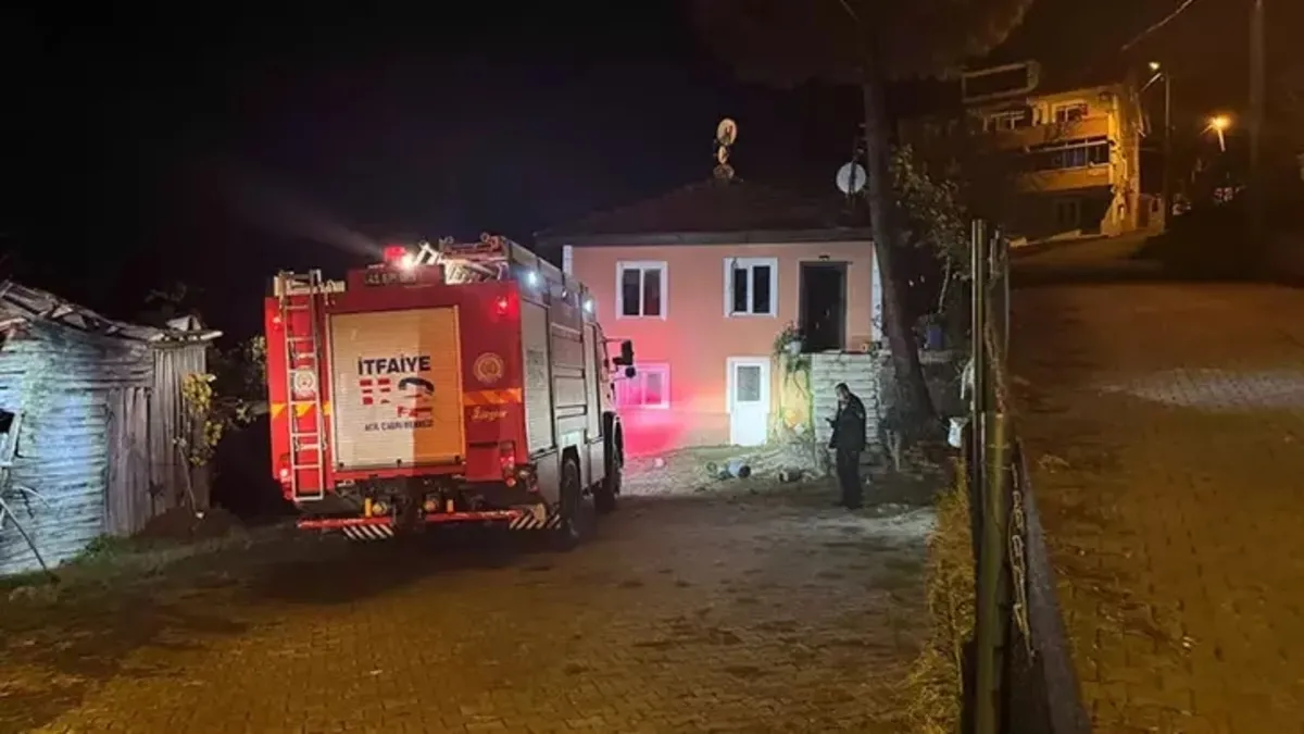 Yangına uykusunda yakalanan kadın dumandan etkilendi