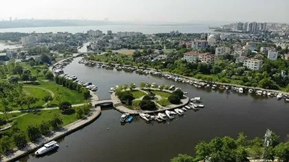 İstanbul Küçükçekmece’deki derenin rengi 37 gün sonra yine kırmızıya döndü