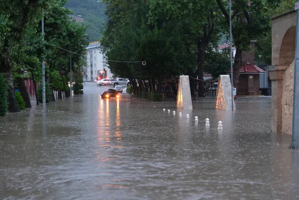 1628661741902.jpg 11 Ağustos İstanbul, İzmir, Antalya, Ankara hava durumu: Bugün hava nasıl olacak? Sel, su baskını uyarısı geldi - 8