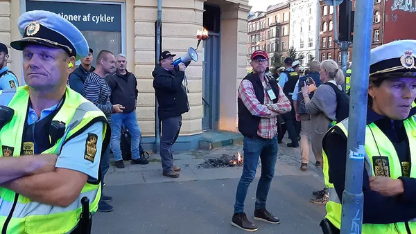 Danimarka ve İsveç’te Kur’an-ı Kerim yakan Rasmus Paludan’a tepki! Tehdit oluşturuyorlar