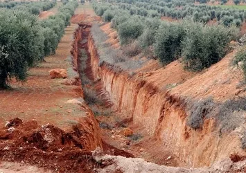 Zeytin Dalı Harekatı'nda 5 km'lik hendek bulundu