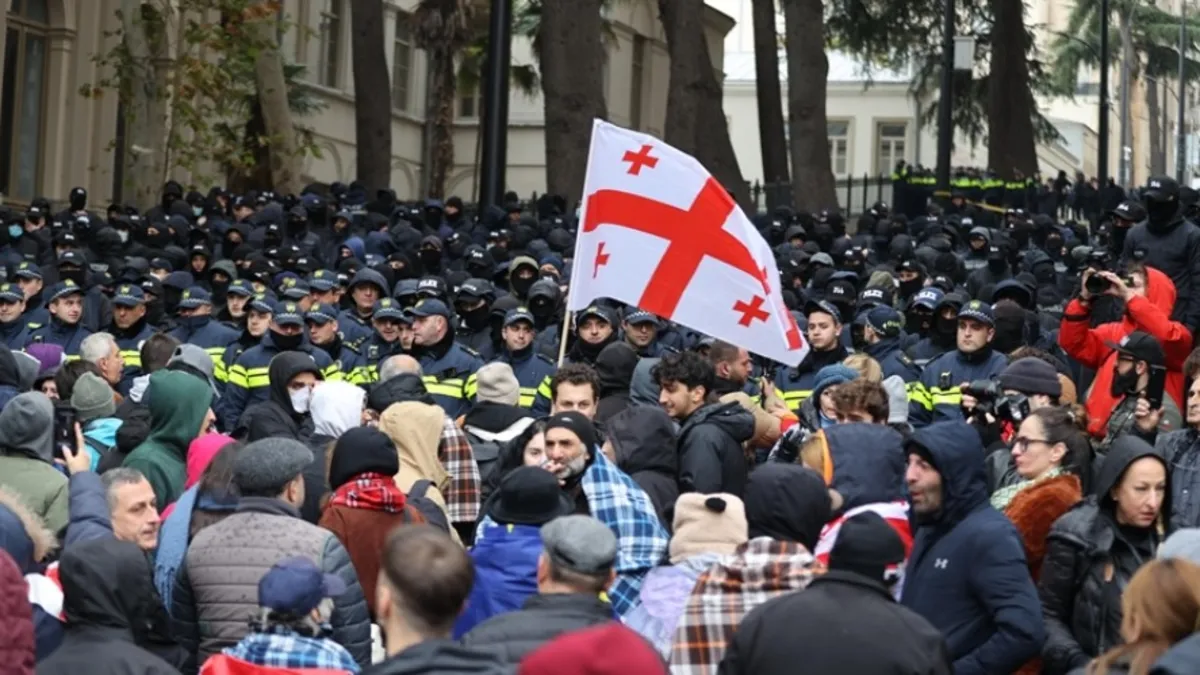 Gürcistan'da protesto! Sokaklar savaş alanına döndü: 21 polis ve 6 gösterici yaralandı