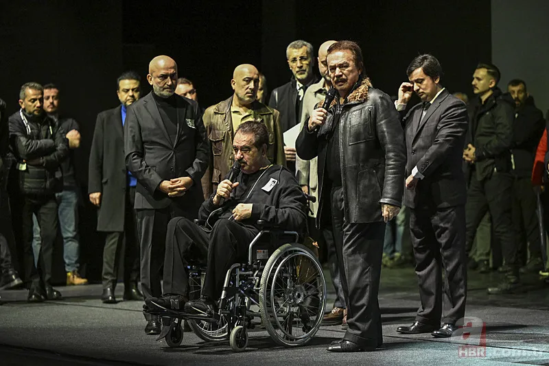 Ferdi Tayfur'a veda! Hayranları akın etti! Usta sanatçı son yolculuğuna uğurlandı 14