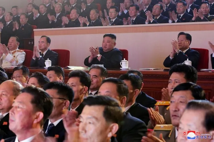 Kuzey Kore lideri Kim Jong-un’un yüzündeki ifade şoke etti! Dünya bu fotoğrafı konuşuyor!