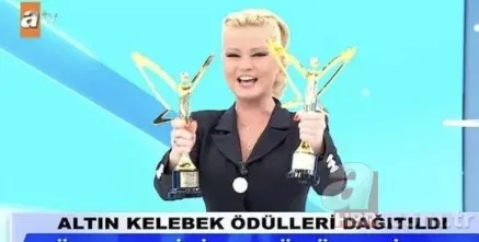 Müge Anlı’ya yüzleri güldüren hediye! Avukat Rahmi Özkan fotoğrafını çekmeden duramadı: Baş tacısın 8