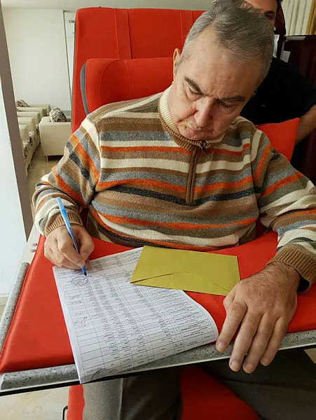 Deniz Baykal oyunu kullandı