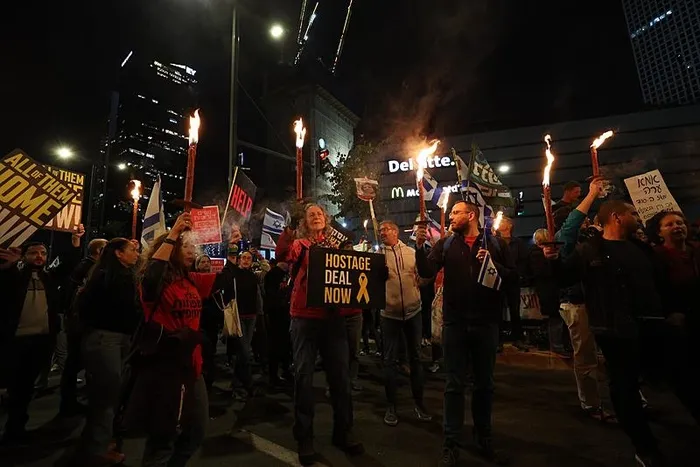 Binlerce İsrailli Gazze için Tel Aviv sokaklarında! Katil Netanyahu’ya istifa ve erken seçim çağrısı: Hemen şimdi erken seçim