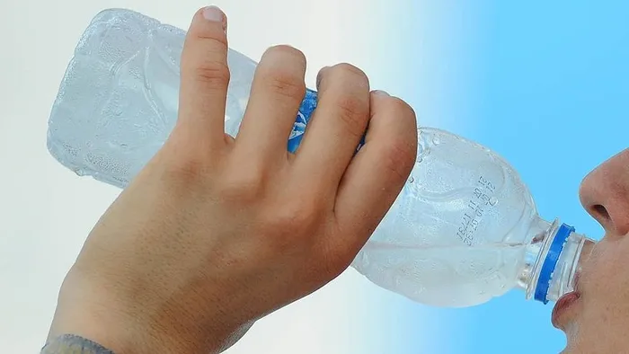 1715694801207.jpg Su içerken dikkat! Böyle tüketmek iltihaba sebep oluyor... - 3