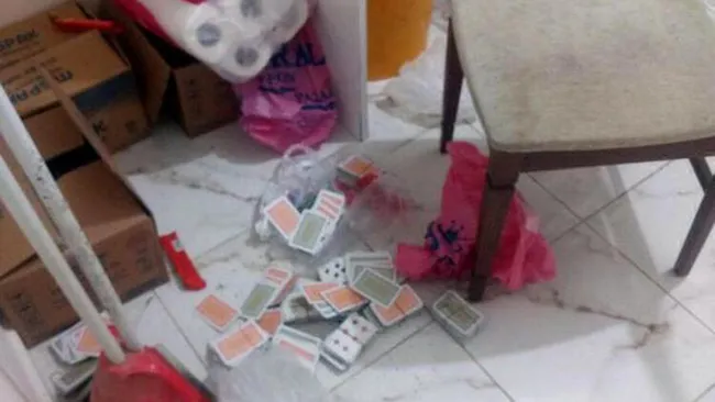 Tekirdağ'da eve kumar baskını! Merdiven boşluğunda saklanırken yakalandılar - 1