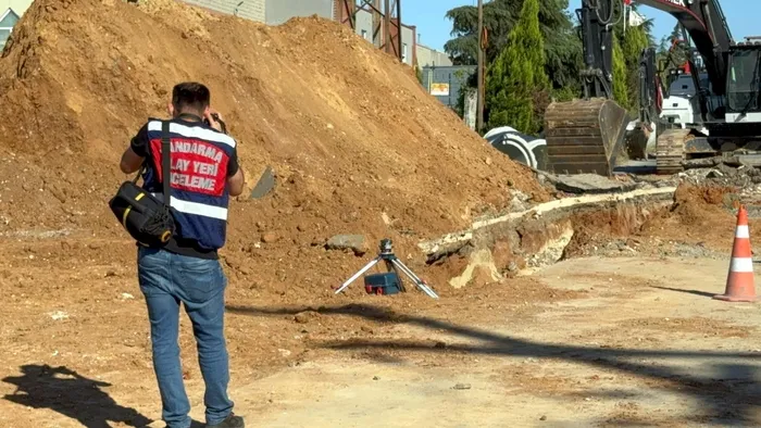 tekirdagda-altyapi-calismasinda-dehset-veren-toprak-kaymasi-1-olu-2-yarali-1721063847903.jpg Tekirdağ'da altyapı çalışmasında dehşet veren toprak kayması: 1 ölü 2 yaralı - 1