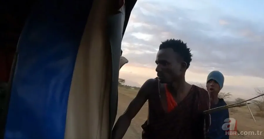 YouTuber Nurgül Türk'e Afrika’da kabileden taciz! "Kaç kız kaç!" 12