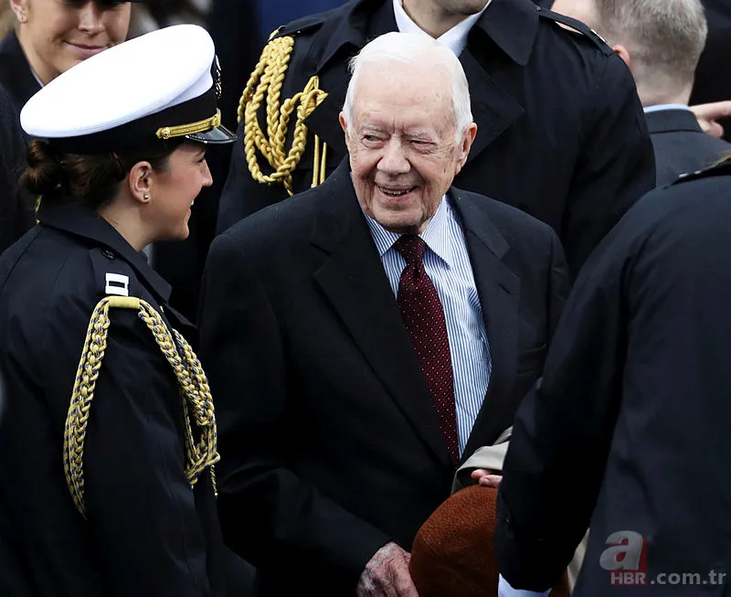 Evinde düşen eski ABD Başkanı Jimmy Carter hastaneye kaldırıldı 6