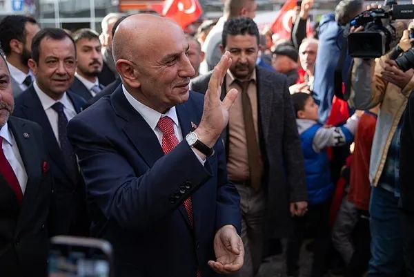 cumhur-ittifaki-ankara-adayi-turgut-altinoktan-sahte-anket-uyarisi-inanmayin-1708884157164.jpeg Cumhur İttifakı Ankara Adayı Turgut Altınok'tan uyarı: Sosyal medya anketlerine inanmayın | "Gerçek anketler 'Altınok' diyor" - 3