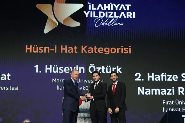 Başkan Erdoğan’dan Kılıçdaroğlu’na başörtüsü çağrısı: Samimiysen anayasa değişikliğini yapalım