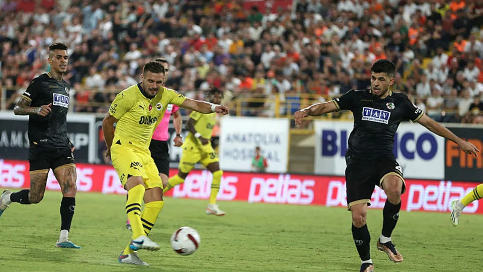 Alanyaspor Fenerbahçe maçında tartışılan gol! Ofsayt var mı? Sert sözler: Güvenmiyorum