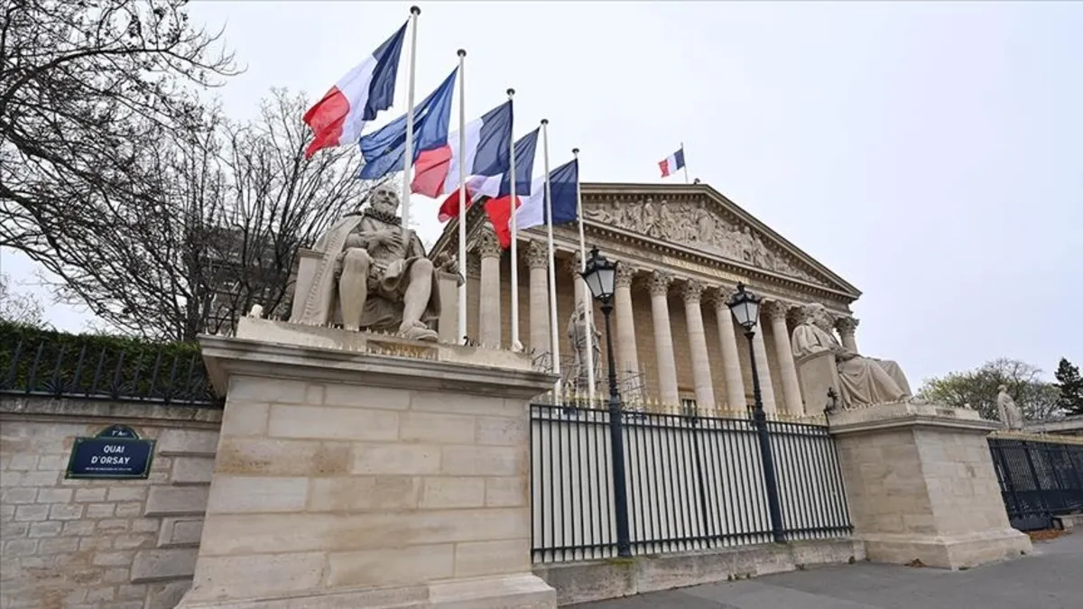 Fransa'da hükümet düştü! Güvenoyu alamadı