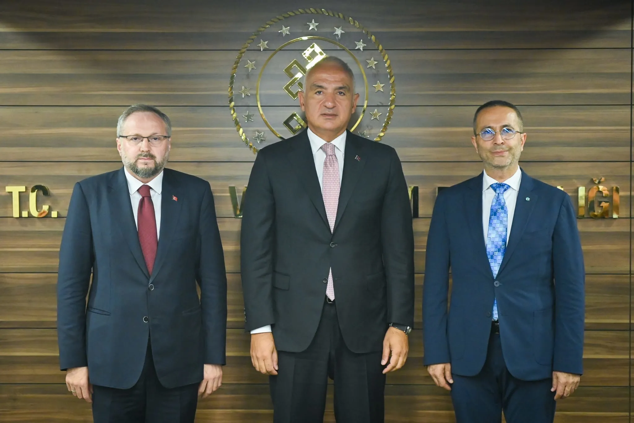 Yunus Emre Enstitüsü'nde başkanlık değişti: Prof. Dr. Abdurrahman Aliy'nin yerine Prof. Dr. Selim Argun getirildi