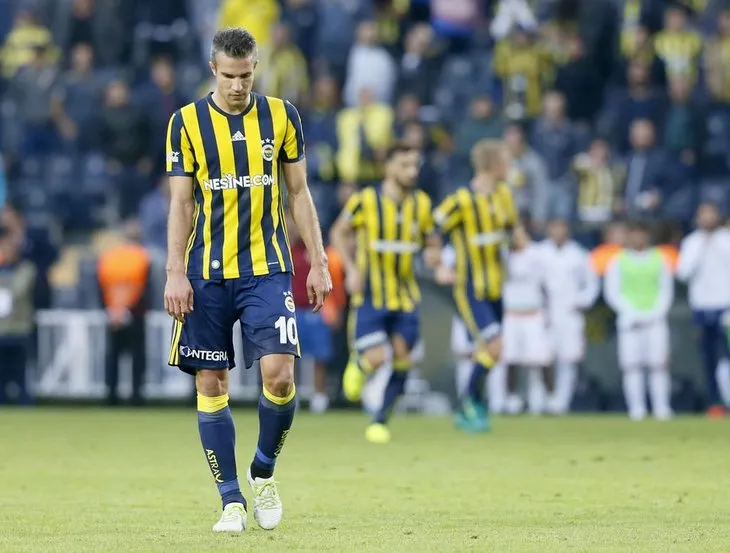Fenerbahçe’de 3 oyuncu kadro dışı