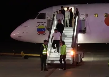 ABD'den sınır dışı edilen 177 Venezuelalı düzensiz göçmen ülkelerine ulaştı