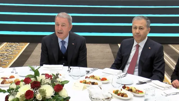 Milli Savunma Bakanı Hulusi Akar şehit aileleriyle iftarda bir araya geldi! Şehitlerimizin kanı yerde kalmadı
