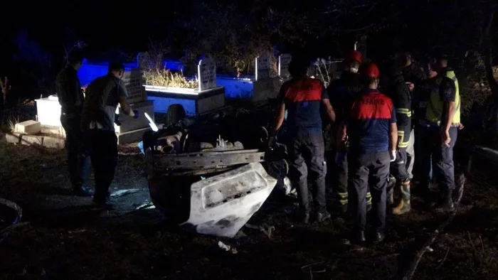 Takla atan otomobilde sıkışan sürücü yanarak can verdi - 3