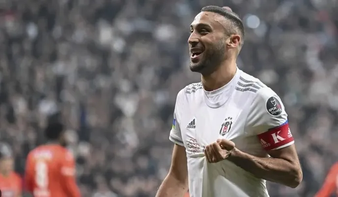 Cenk Tosun resmen Fenerbahçe’de! 2 yıllık imza atıldı