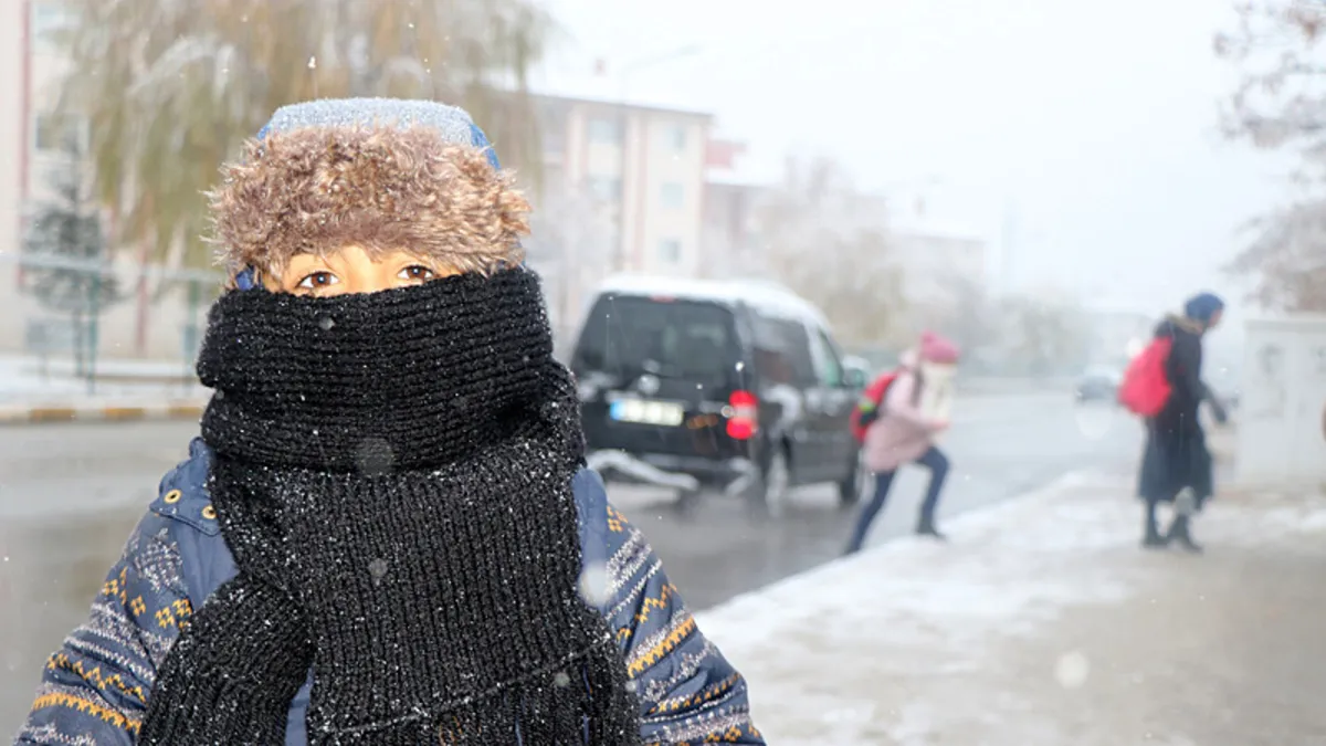 MGM’den fırtına ve buzlanma uyarısı: Sibirya soğuğu geliyor, İstanbul’da kar bekleniyor! 16 Ocak bölge bölge hava durumu